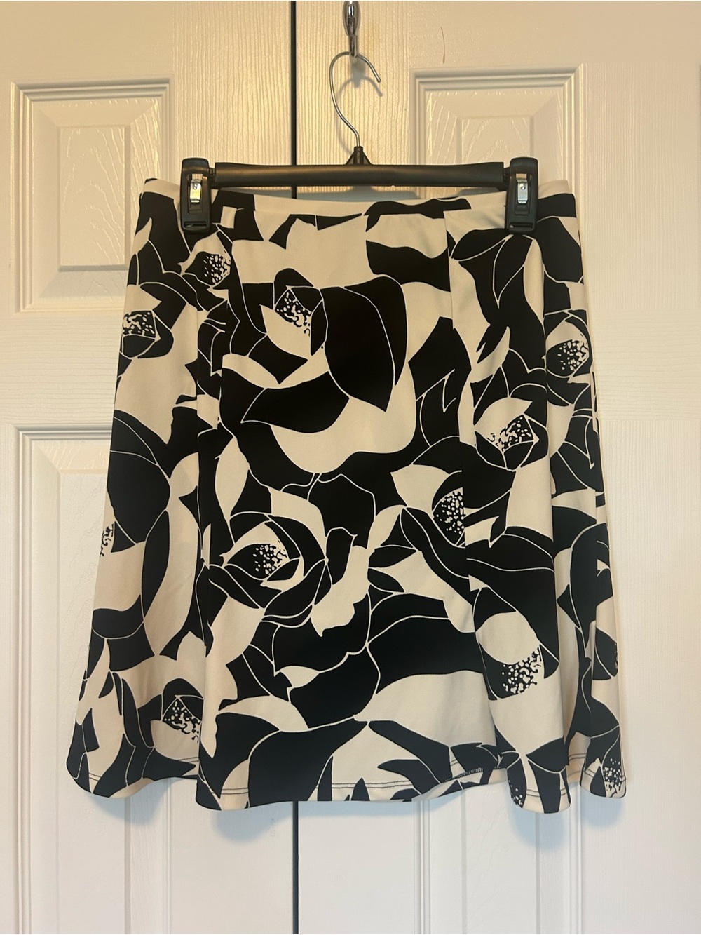 Vintage Express Floral Print Midi Skirt, Black/White, size M - Picture 5 of 5